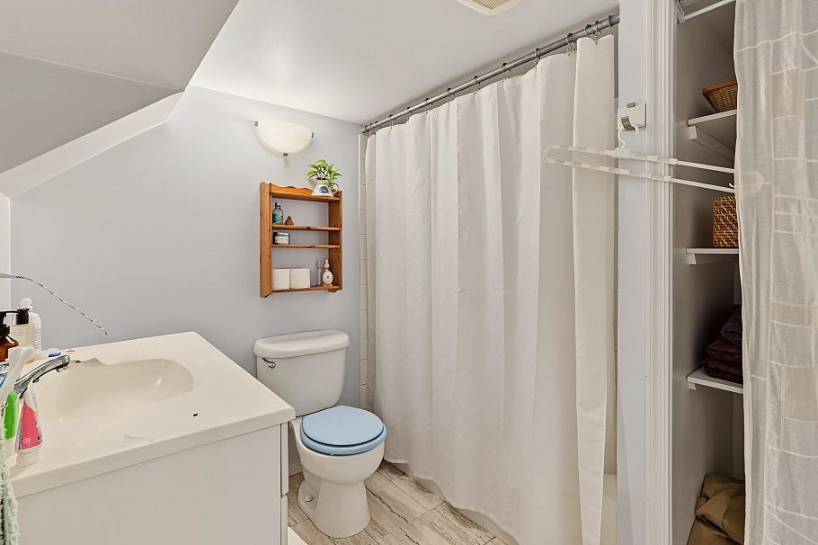 462 W 19th Avenue Vancouver, BC - 15
