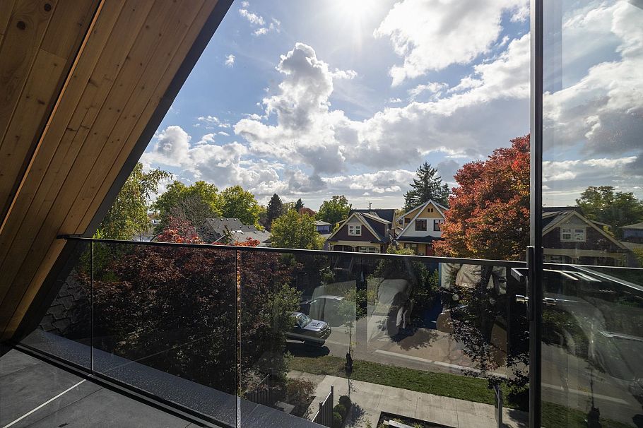 1 2145 Napier Street Vancouver, BC - 30