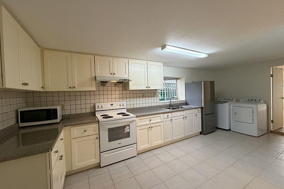 77 W 62nd Avenue Vancouver, BC - 12