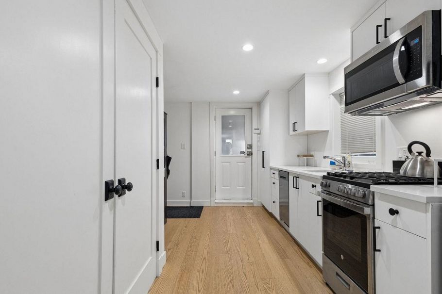 1791 E 7th Avenue Vancouver, BC - 28