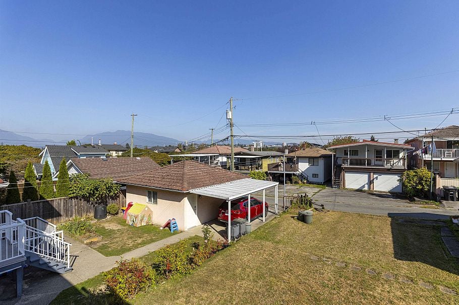 1060 Kelowna Street Vancouver, BC - 25