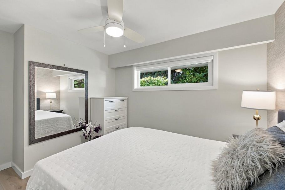 1103 Cloverley Street North Vancouver, BC - 17