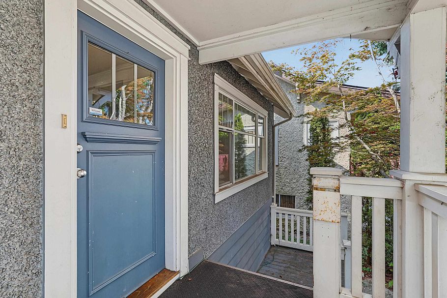 462 W 19th Avenue Vancouver, BC - 32