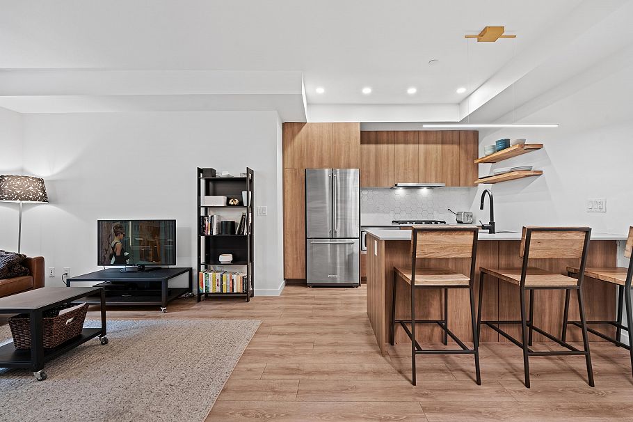 29 533 E 3rd Street North Vancouver, BC - 9