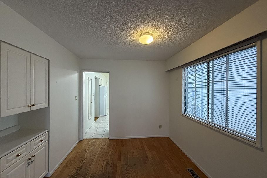77 W 62nd Avenue Vancouver, BC - 3