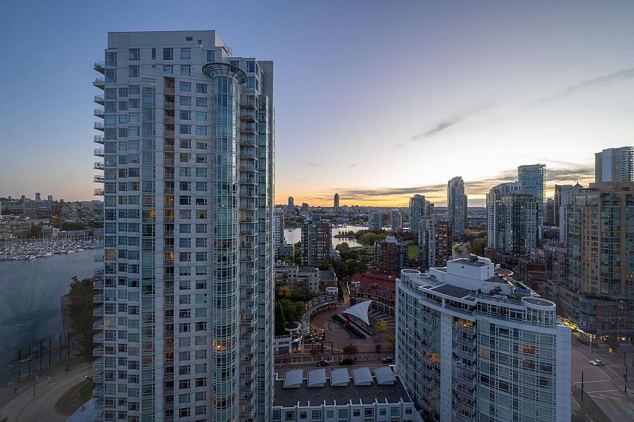 2607 198 Aquarius Mews Vancouver, BC - 27