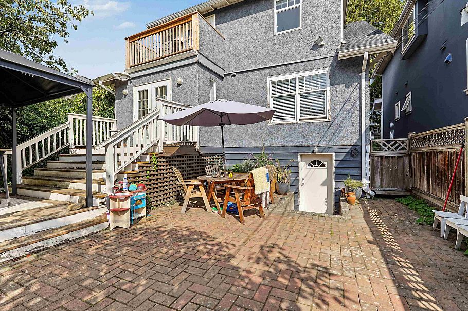 462 W 19th Avenue Vancouver, BC - 30