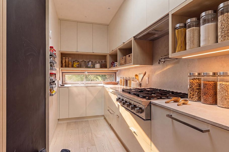4521 Langara Avenue Vancouver, BC - 9