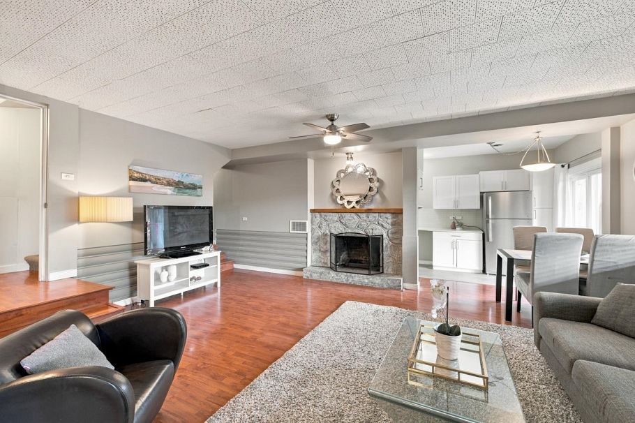 1103 Cloverley Street North Vancouver, BC - 28