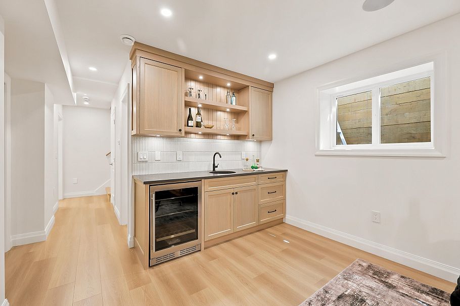 3490 Church Street North Vancouver, BC - 26