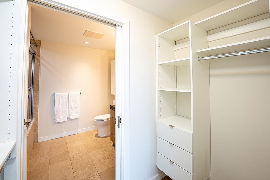 1607 125 E 14th Street North Vancouver, BC - 10