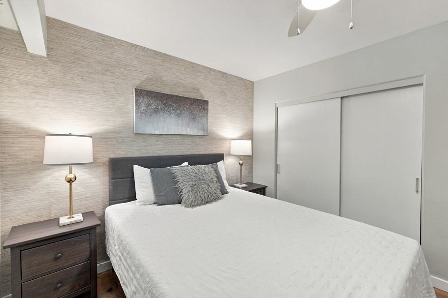 1103 Cloverley Street North Vancouver, BC - 16
