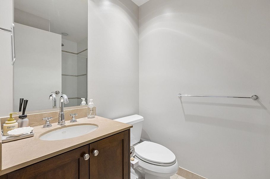 303 1477 W 15th Avenue Vancouver, BC - 23