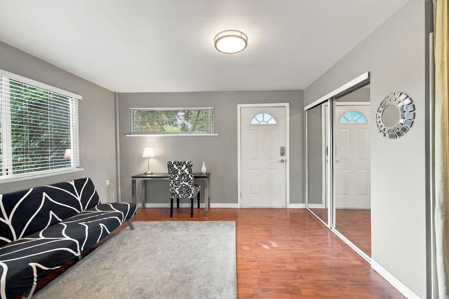 1103 Cloverley Street North Vancouver, BC - 26