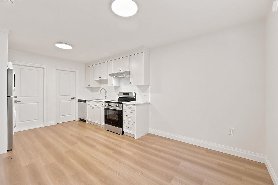 3490 Church Street North Vancouver, BC - 27