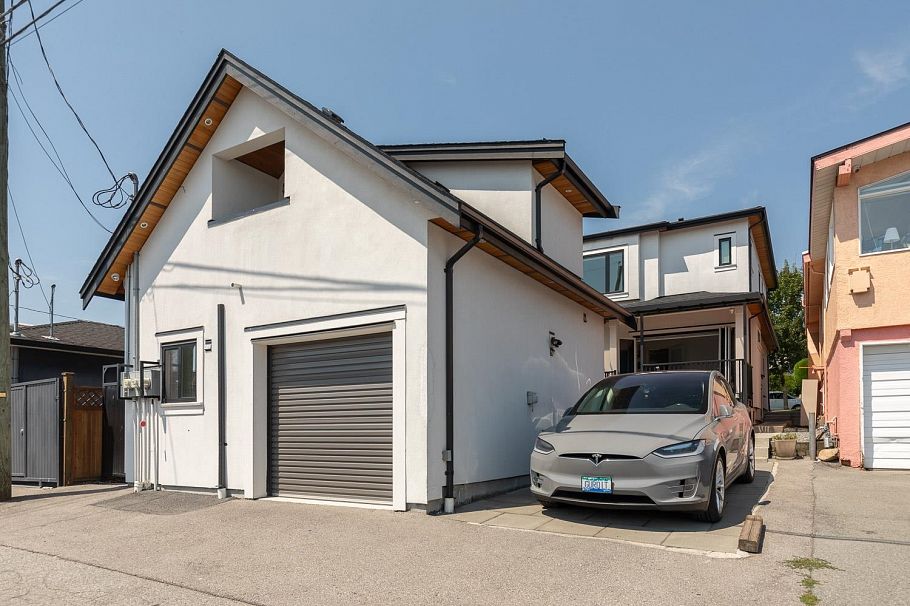 1342 E 60th Avenue Vancouver, BC - 35
