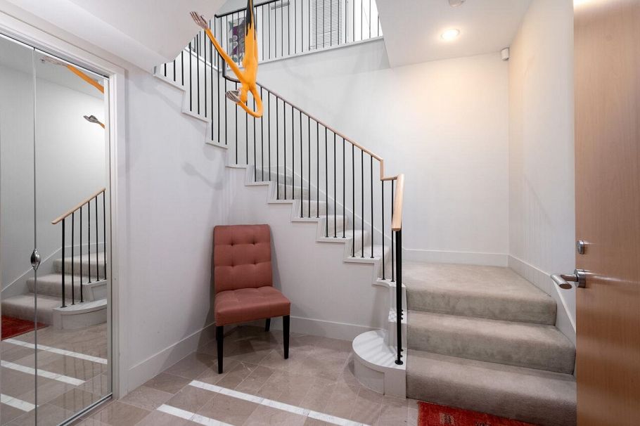 203 499 Broughton Street Vancouver, BC - 5