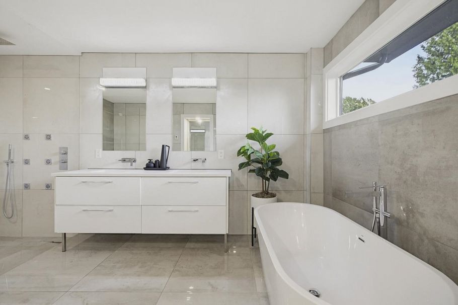 919 E 4th Street North Vancouver, BC - 27