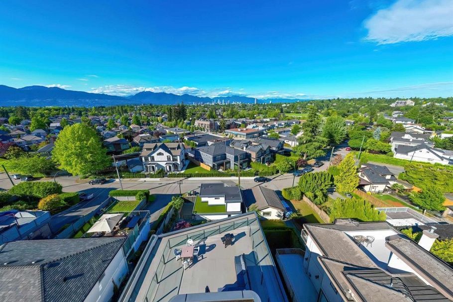 2863 W King Edward Avenue Vancouver, BC - 3