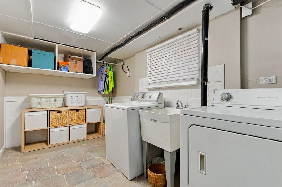 320 E 32nd Avenue Vancouver, BC - 12