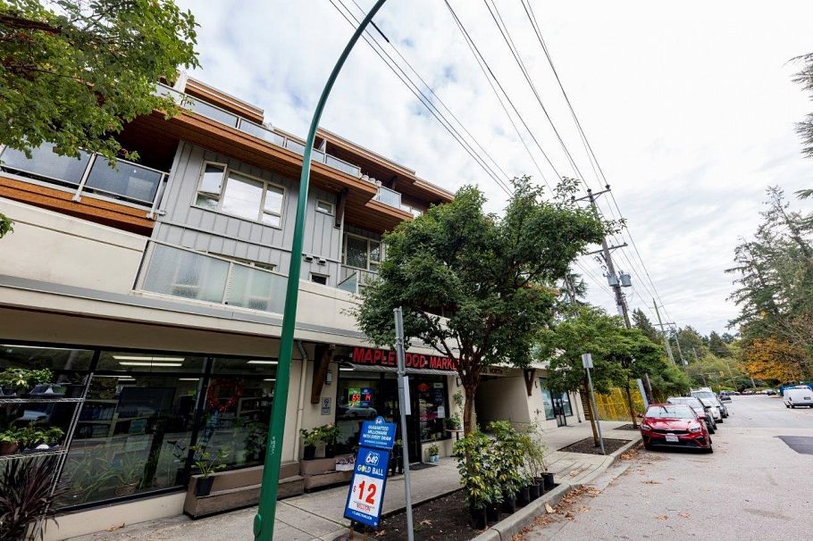 402 2138 Old Dollarton Road North Vancouver, BC - 32
