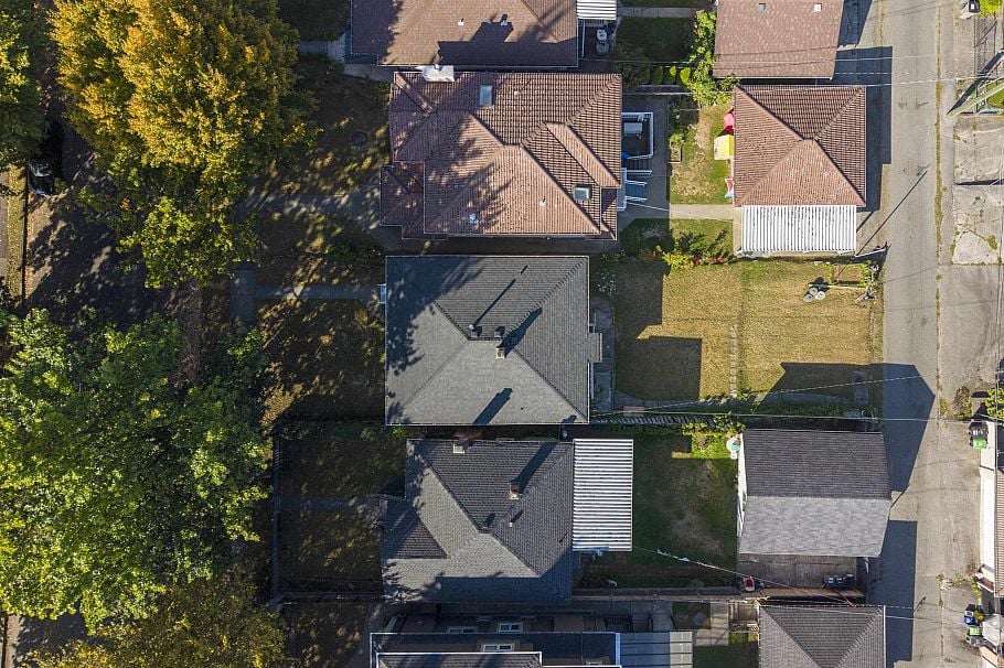 1060 Kelowna Street Vancouver, BC - 32