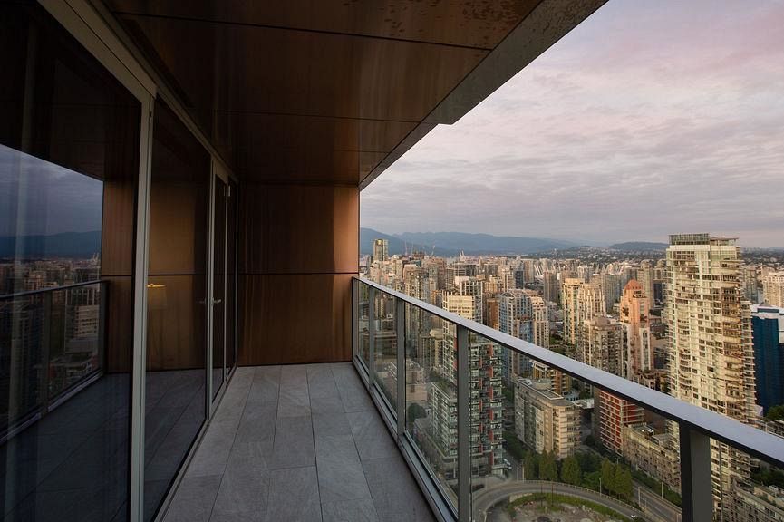 4906 1480 Howe Street Vancouver, BC - 1