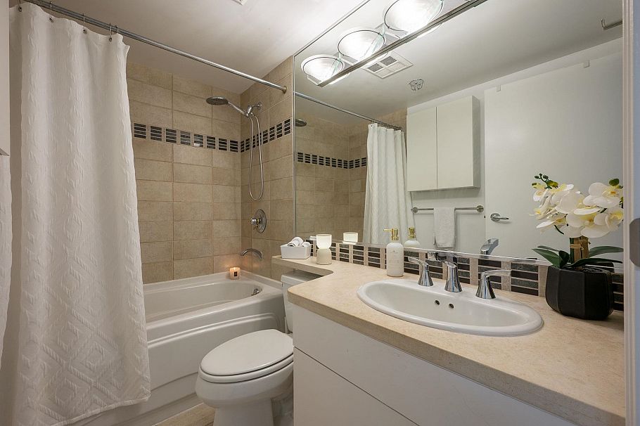 2607 198 Aquarius Mews Vancouver, BC - 33
