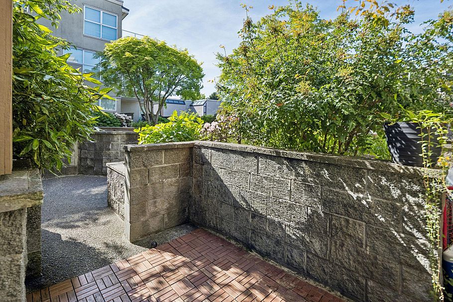 103 933 W 8th Avenue Vancouver, BC - 31