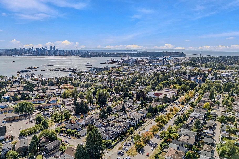 409 W Keith Road North Vancouver, BC - 21