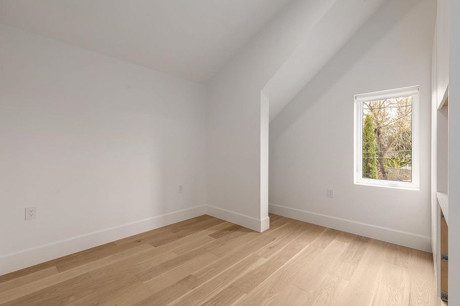 849 E 19th Avenue Vancouver, BC - 9