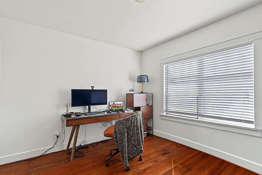 462 W 19th Avenue Vancouver, BC - 18