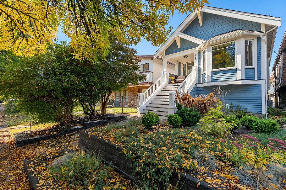 853 E 20th Avenue Vancouver, BC - 4