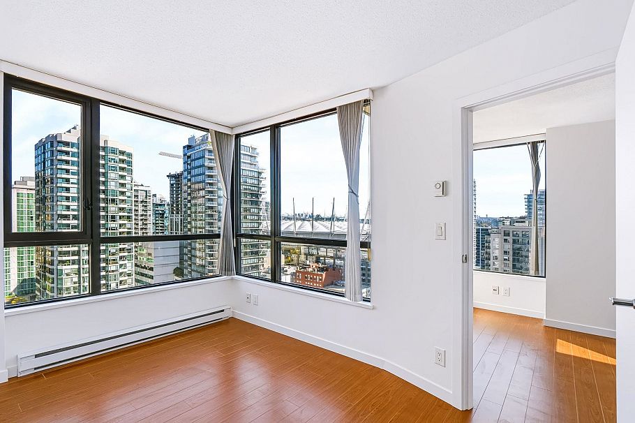 2105 977 Mainland Street Vancouver, BC - 9