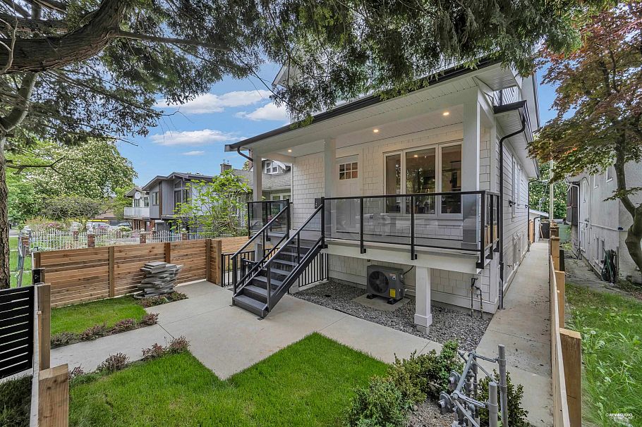 2619 Mcgill Street Vancouver, BC - 26