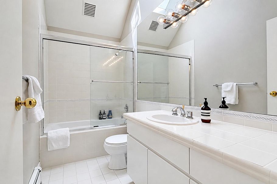 8418 Gillnet Place Vancouver, BC - 33