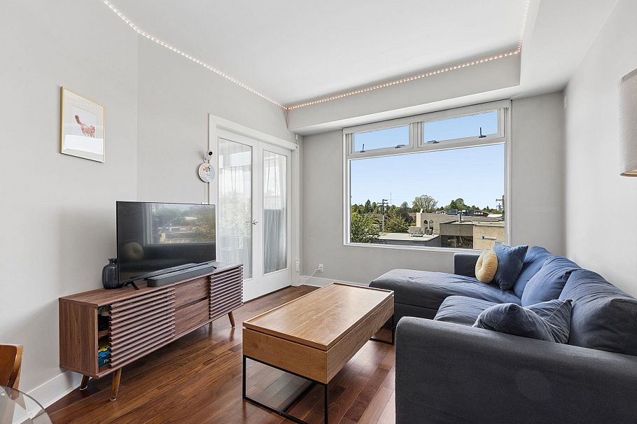 303 1477 W 15th Avenue Vancouver, BC - 5