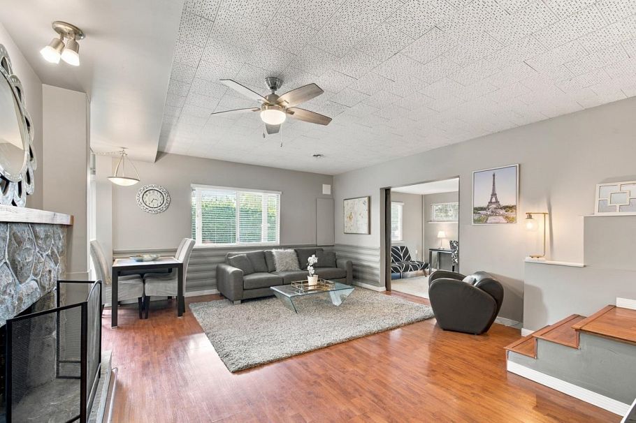 1103 Cloverley Street North Vancouver, BC - 20