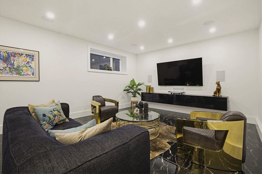 919 E 4th Street North Vancouver, BC - 30