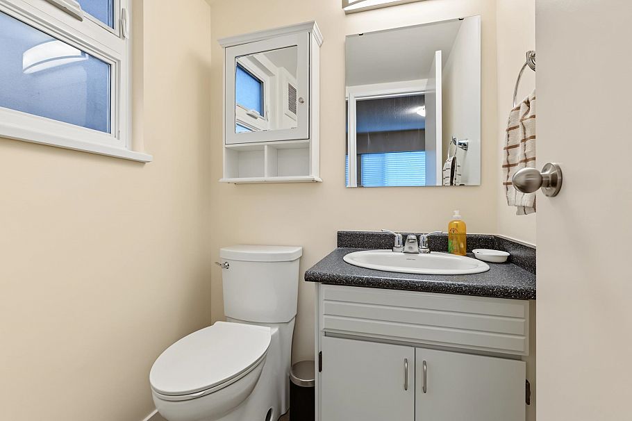 132-134 W 12th Avenue Vancouver, BC - 14