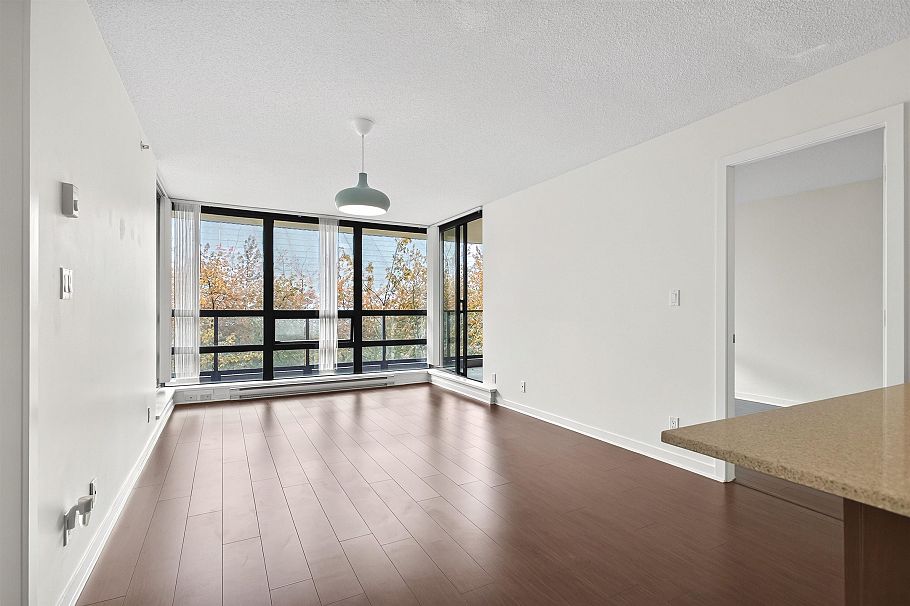 304 933 Hornby Street Vancouver, BC - 3