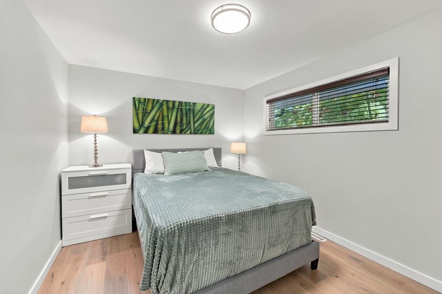 1103 Cloverley Street North Vancouver, BC - 33