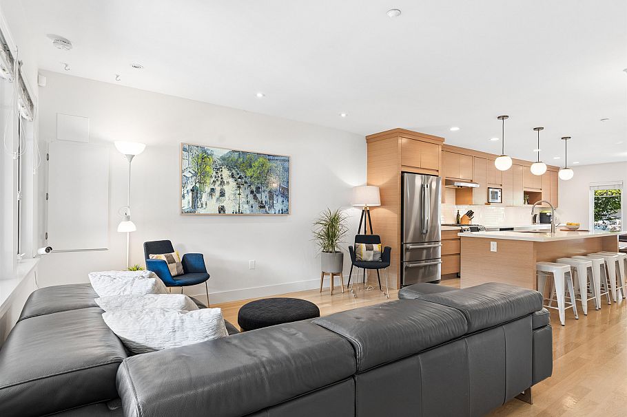 558 W 19th Avenue Vancouver, BC - 9