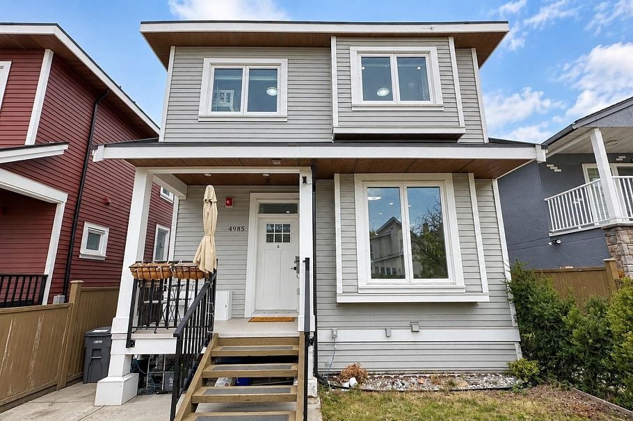 4985 Moss Street Vancouver, BC - 2