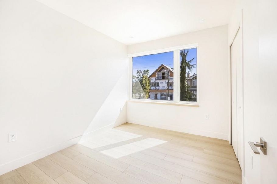 1 2995 Adanac Street Vancouver, BC - 18