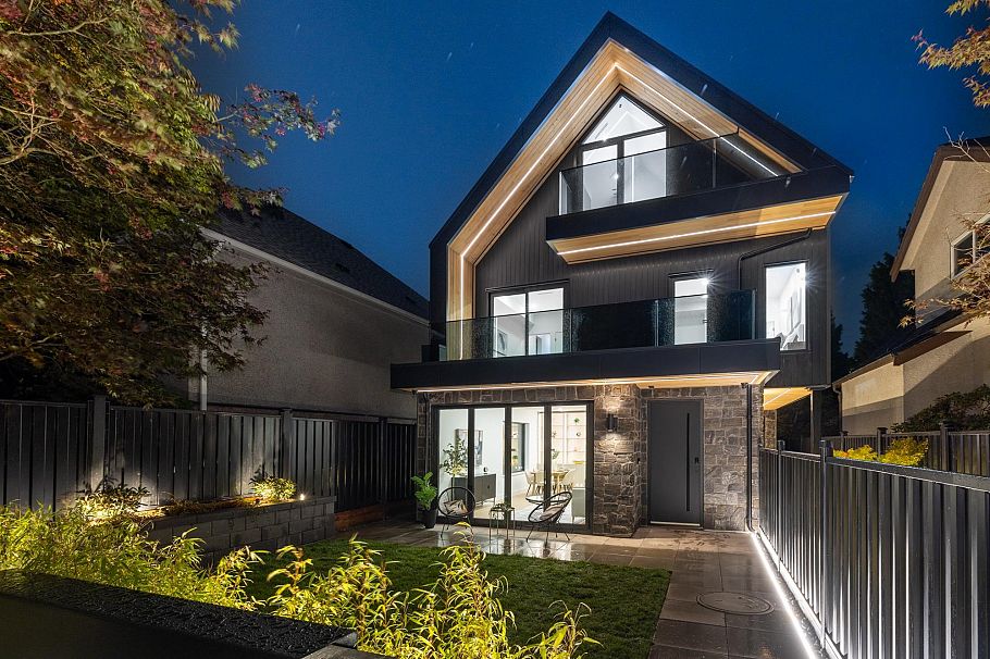 1 2145 Napier Street Vancouver, BC - 2