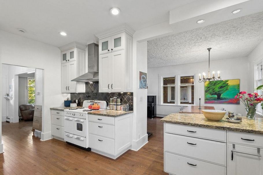 1791 E 7th Avenue Vancouver, BC - 16