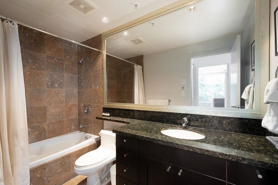 203 499 Broughton Street Vancouver, BC - 29