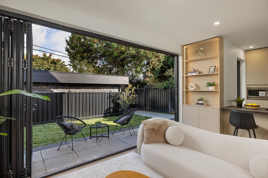 2 2145 Napier Street Vancouver, BC - 9