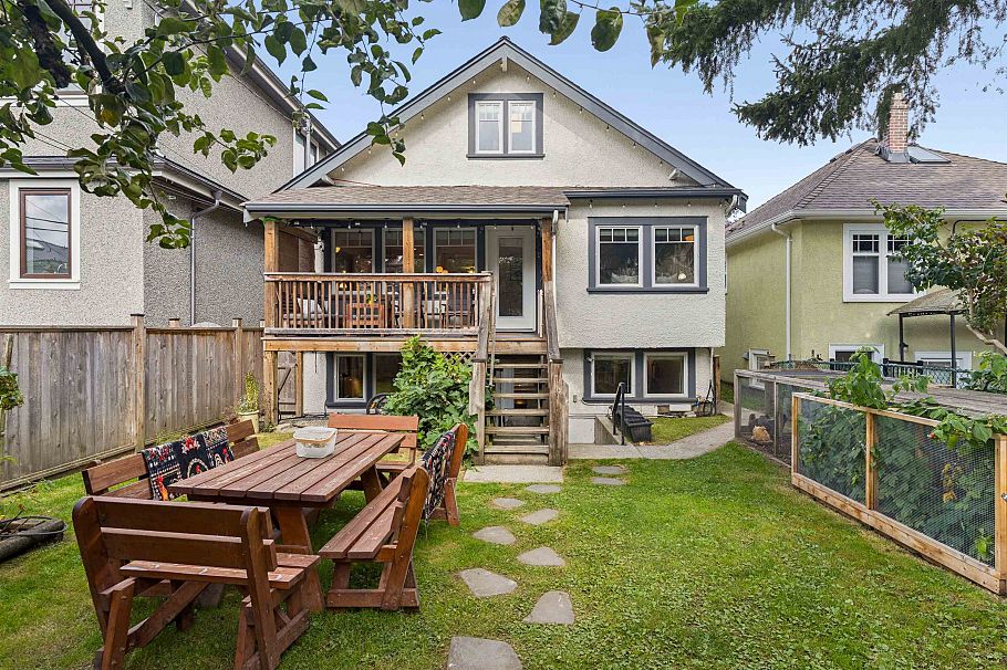 558 W 19th Avenue Vancouver, BC - 33